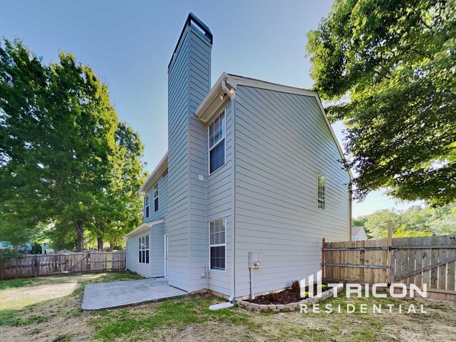 Building Photo - 203 Woodcreek Way