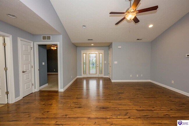 Building Photo - 100 Radford Ct