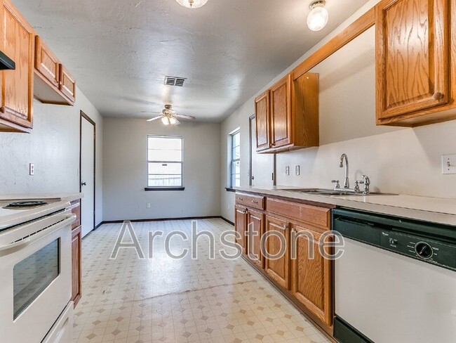 Building Photo - 5216 Coble St