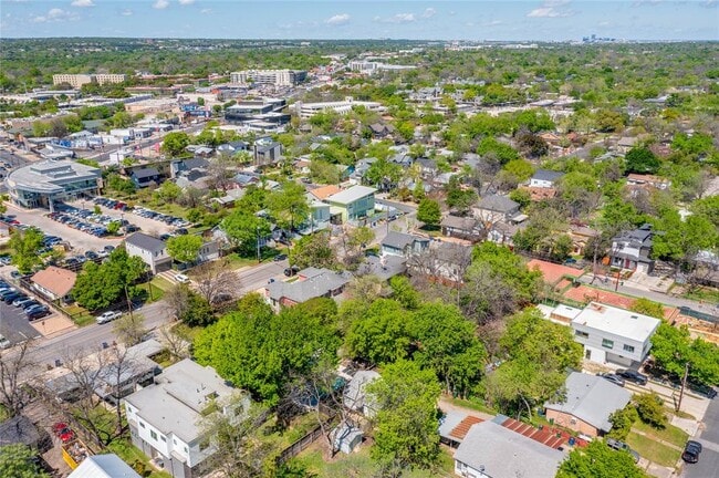Building Photo - 5000 Lynndale Dr