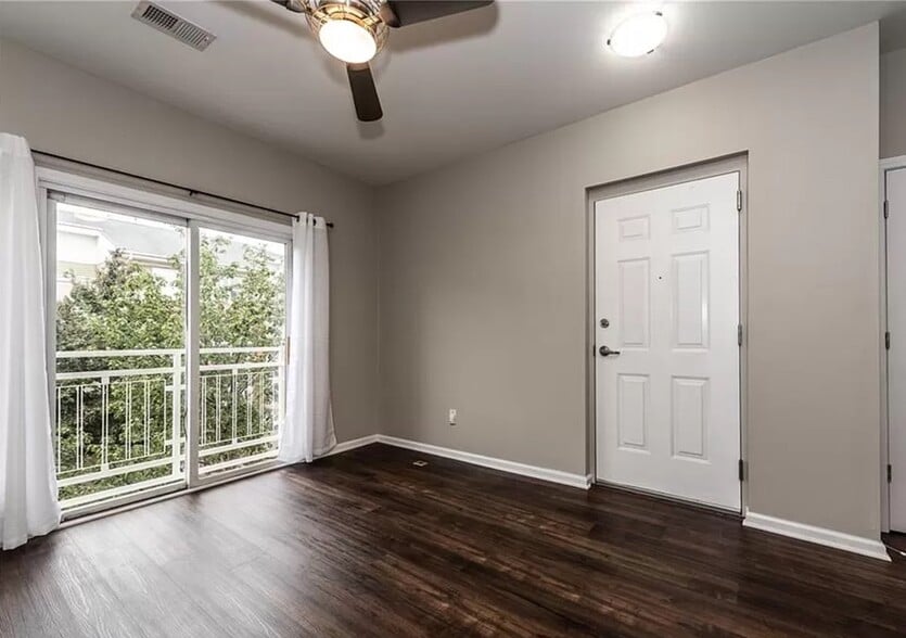 Building Photo - 519 Donatello Ave