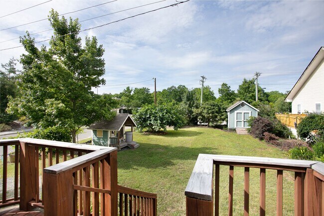 Building Photo - Gorgeous Historic 3 bed 2 bath at Golden B...