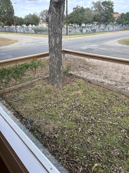 Building Photo - 502 Potomac St