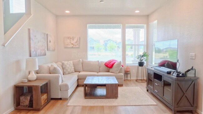 Building Photo - 6126 Saddle Horn Dr