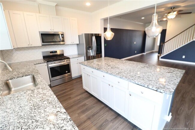 Building Photo - 755 Amarra Dr