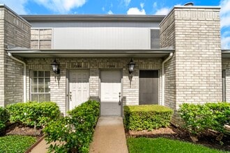 Building Photo - 7396 Regency Square Ct