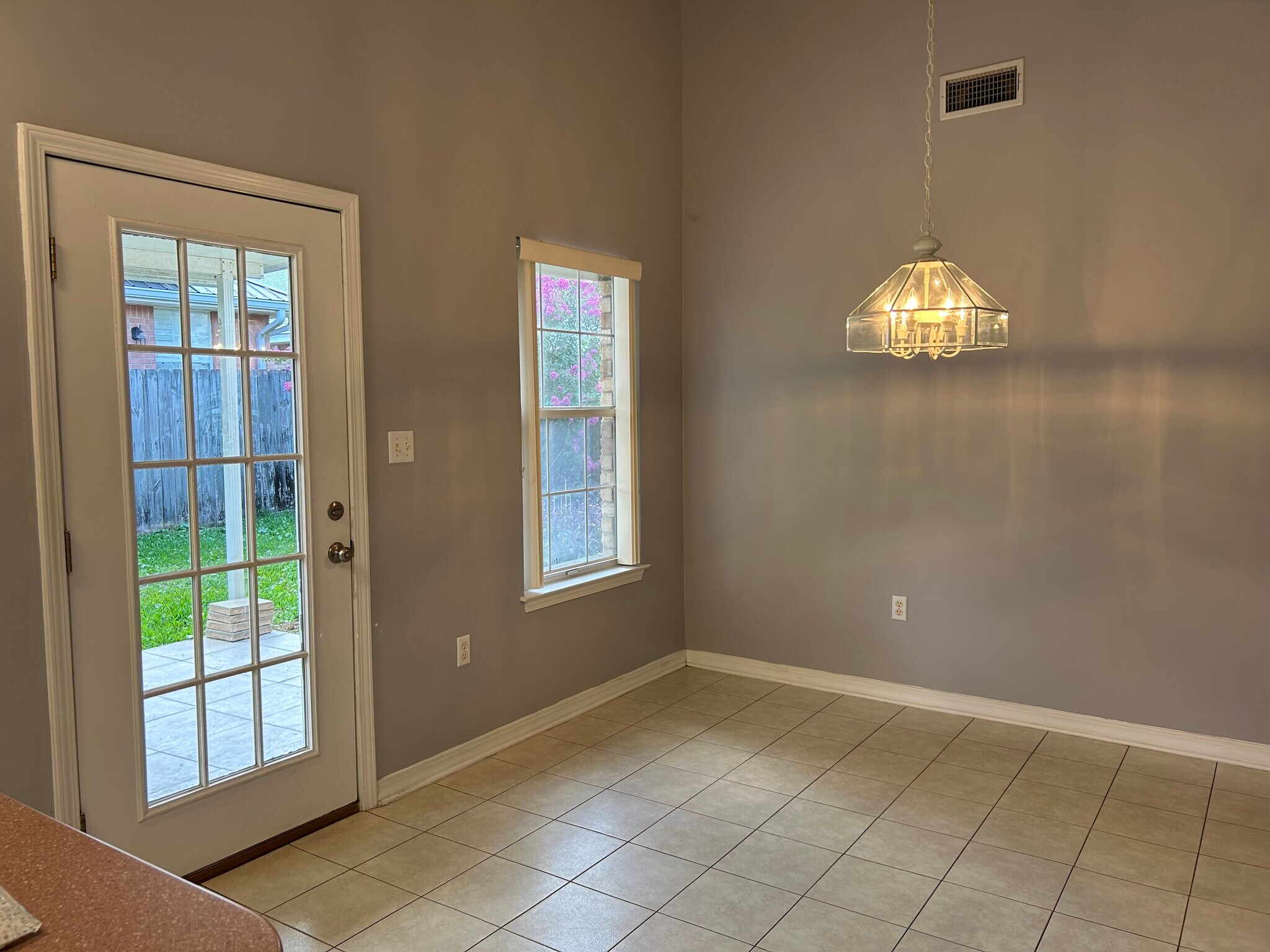 Building Photo - 4639 Sunsail Cir