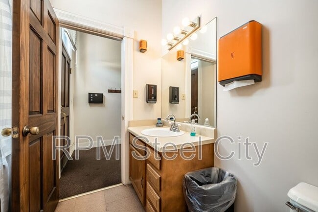 Building Photo - 226-228 S Union Ave