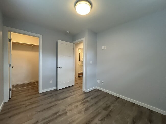 Building Photo - 2822 NE Davis St