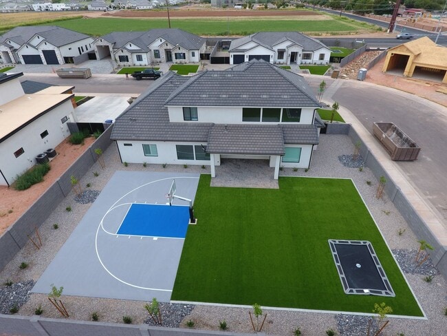 Building Photo - 5 Bedroom Home In Washington Fields