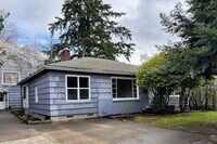 Building Photo - 3 Bedroom House in Southwest Eugene
