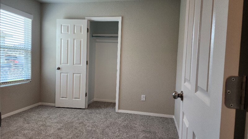 Building Photo - 2606 S Silver St