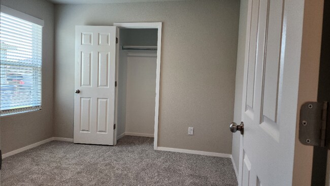 Building Photo - 2606 S Silver St