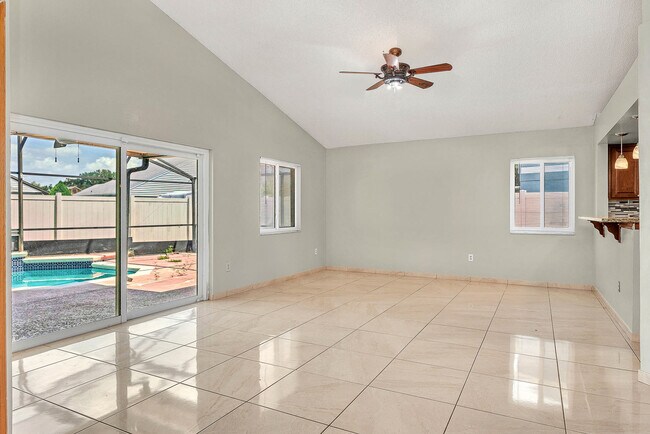 Building Photo - 2505 Kingston Ct