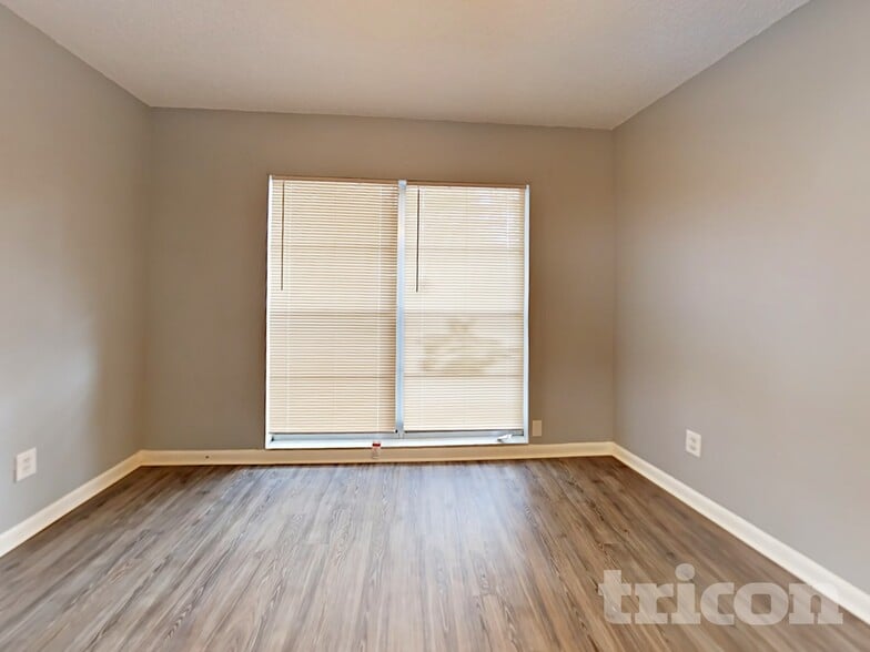 Building Photo - 603 Ephrata Dr