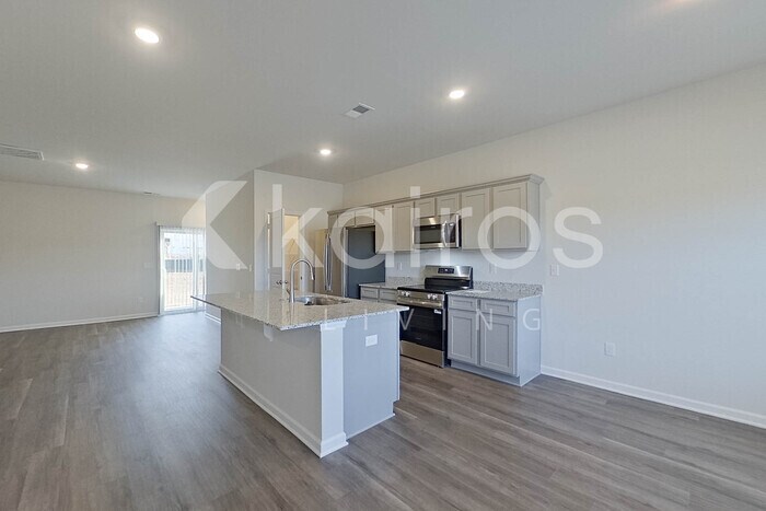 Building Photo - 2097 Banyon Cir
