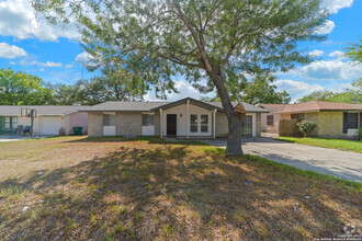 Building Photo - 4851 Castle Arms Dr