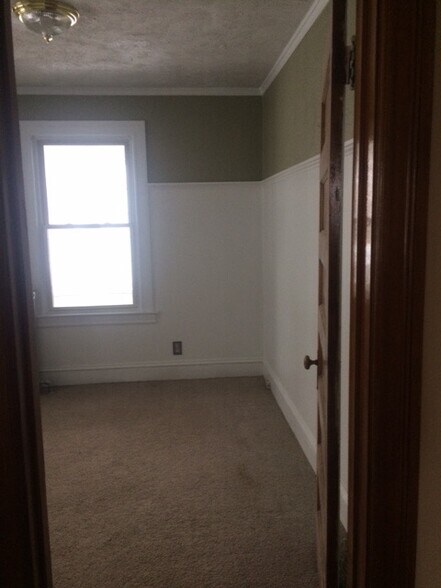Building Photo - 176 Whiting Ln