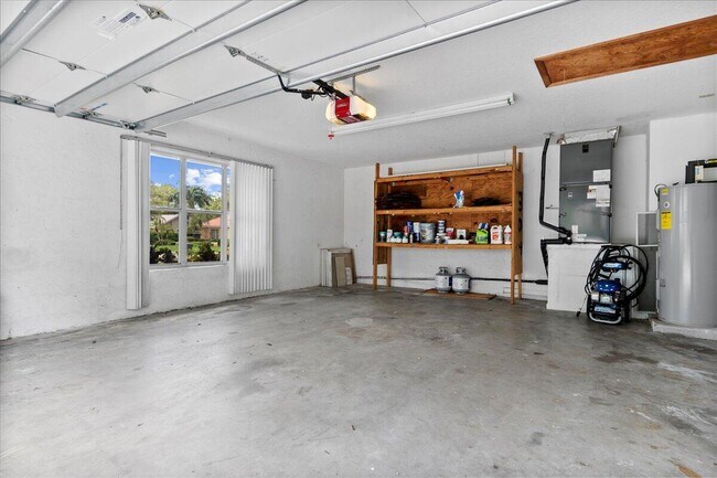 Building Photo - 15575 Woodmar Ct