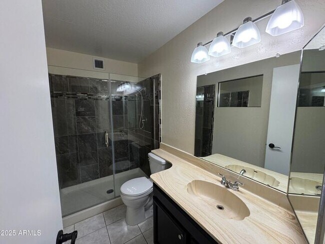 Building Photo - 5502 W Frier Dr