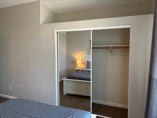 Building Photo - 13717 N 80th Ave