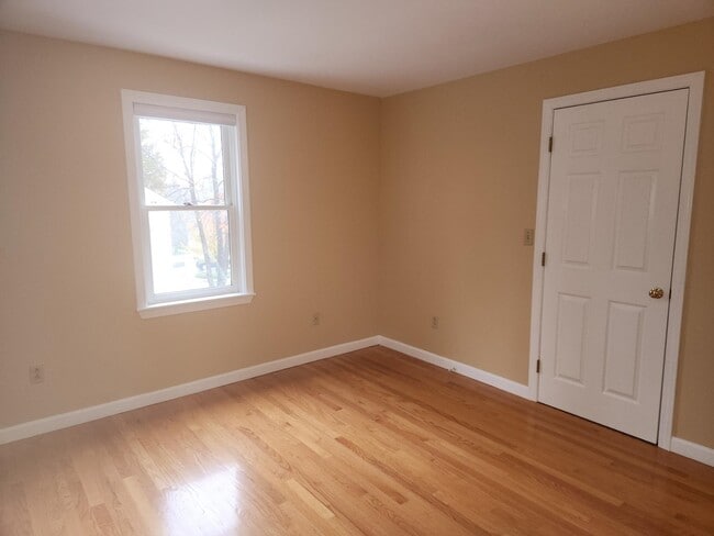 Building Photo - 2 Canter Ct