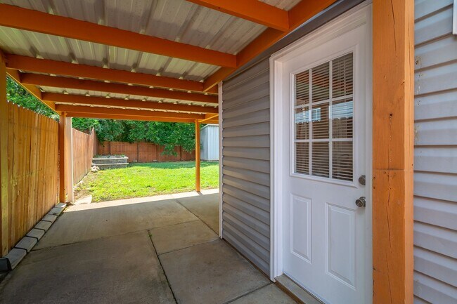 Building Photo - 1053 Brianna Way