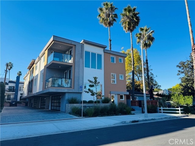 Primary Photo - 11815 Holly Wy