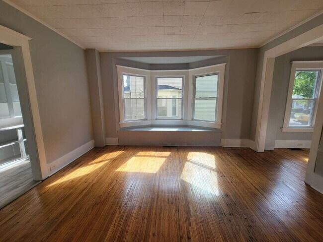 Primary Photo - 3 Bedroom- Prime Rochester Location