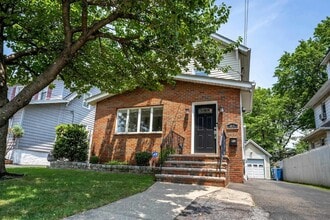 Building Photo - 85 Barrows Ave