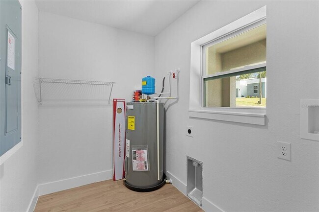 Building Photo - 9170 N Travis Dr