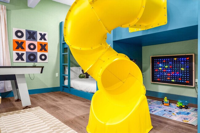 Building Photo - 5604 E Beverly Ln