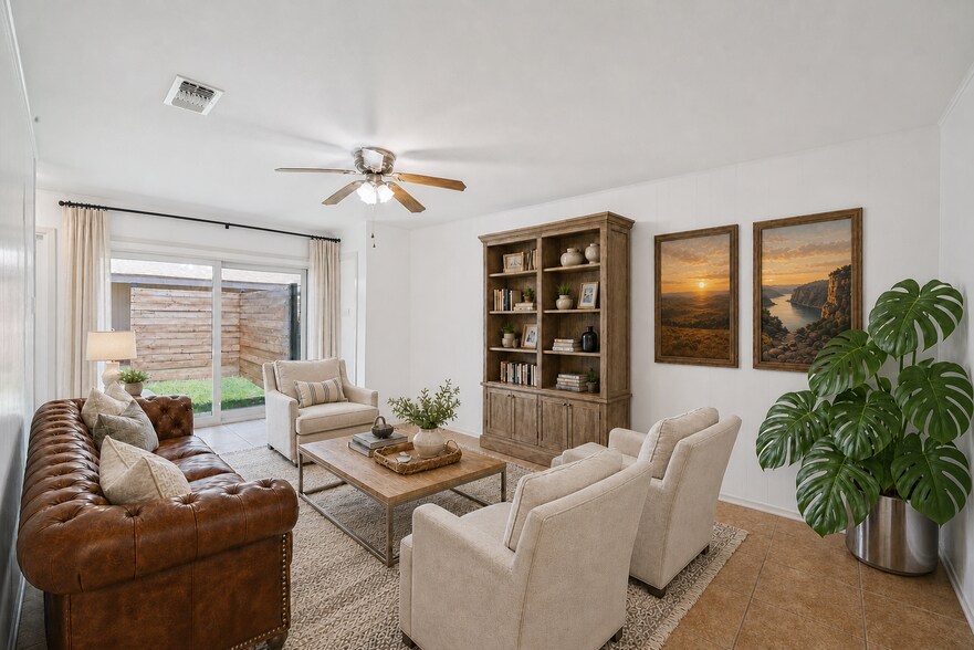 Building Photo - 8390 N Verde Dr