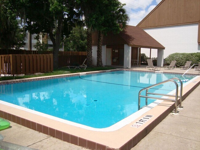 Building Photo - Somerset Village #1680