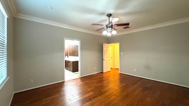 Building Photo - 8923 Willow Wind Ln