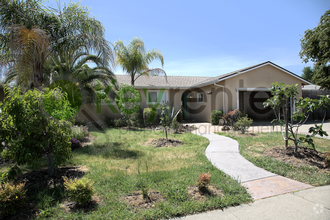 Building Photo - 9024 Alderson Ave