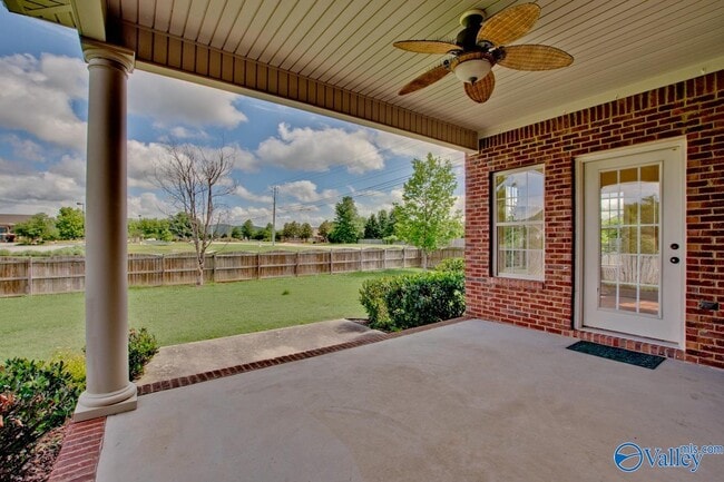 Building Photo - 4905 Saddle Ridge Dr SE
