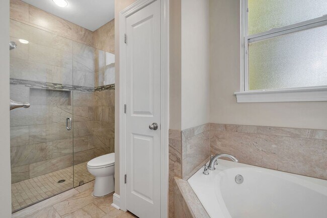 Building Photo - Midtown Tallahassee Home