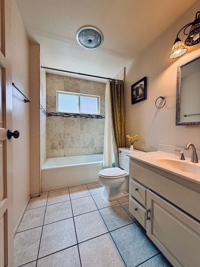 Building Photo - Available August 1st! Beautiful fully furnished single-story home located in the prestigious Span...