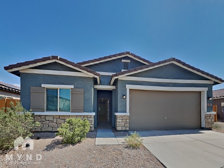 Primary Photo - 961 E Wiley Way