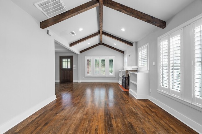 Building Photo - 4036 Linden Ave