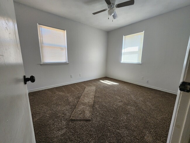 Building Photo - 2210 Newcastle Dr