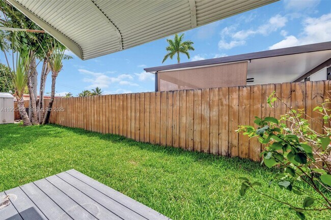 Building Photo - 3480 SW 20th St