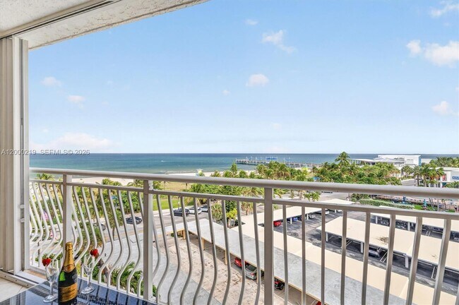 Building Photo - 328 N Ocean Blvd