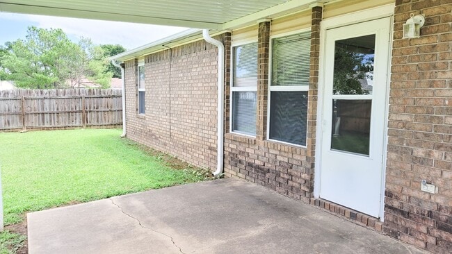 Building Photo - 1805 Cherrybark Bend