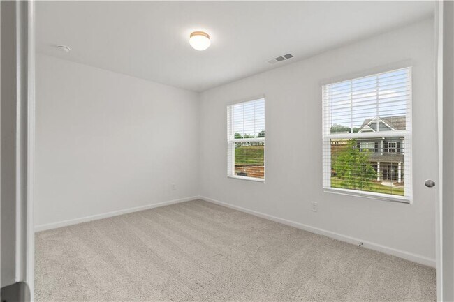 Building Photo - 220 Bloomfield Cir