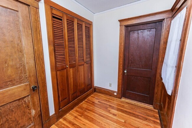 Building Photo - 44 Egerton Rd