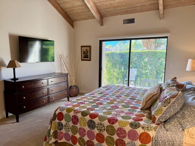 Building Photo - 310 Forest Hills Dr