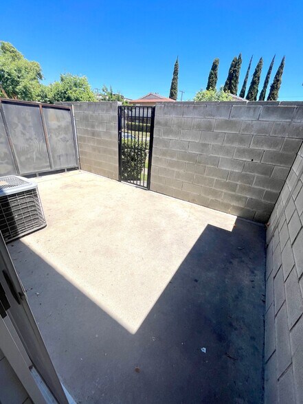 Building Photo - 1324 W Winn Dr