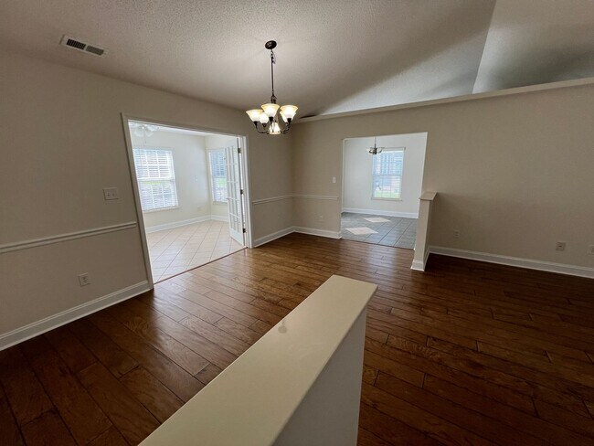 Building Photo - 154 Regency Dr
